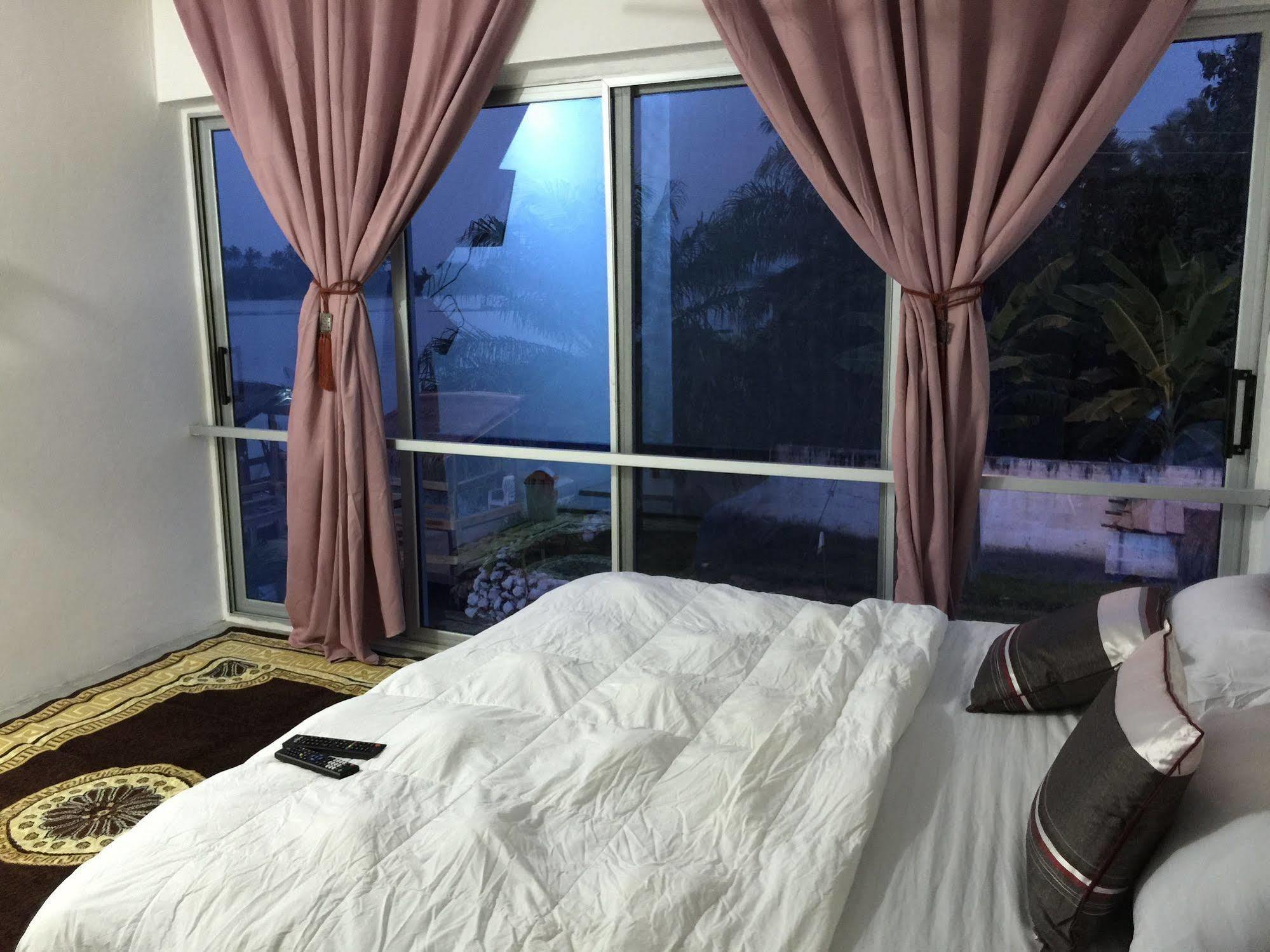 Akosombo Volta Hotel מראה חיצוני תמונה